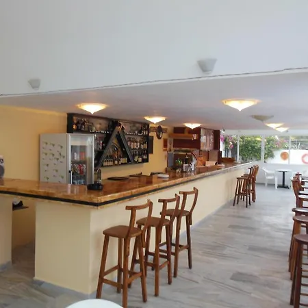 Santa Irini Hotel 2*