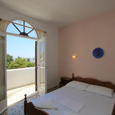 Hotel Santa Irini 2*