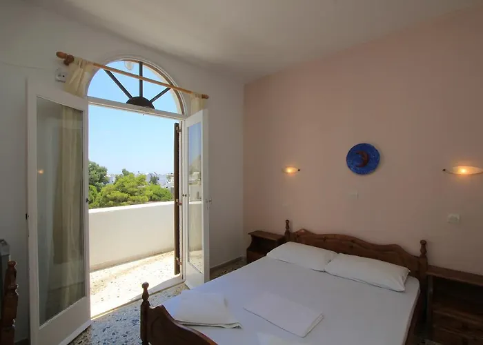 Hotel Santa Irini 2*