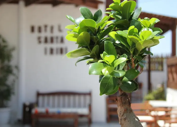 Santa Irini Hotel 2*