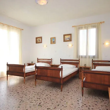 Santa Irini 2* Perissa (Santorini)