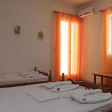 Hotel Santa Irini