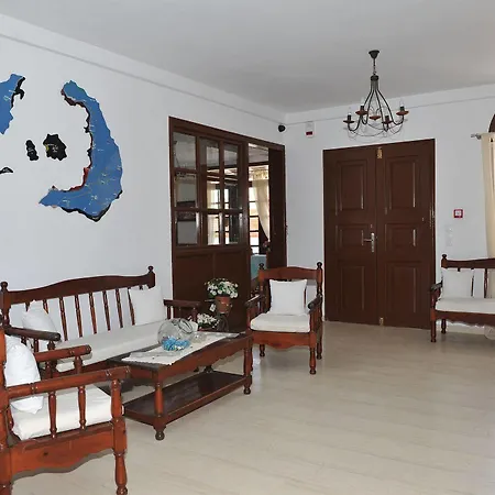 Hotel Santa Irini 2*