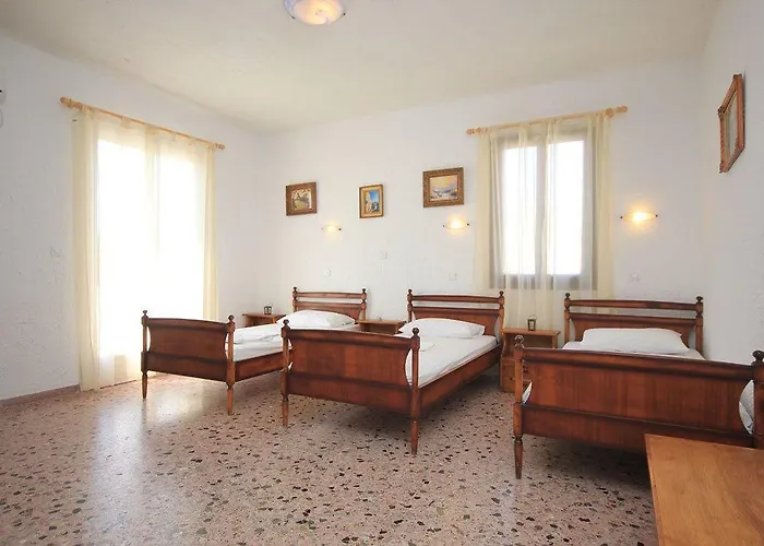 Santa Irini 2* Perissa (Santorini)