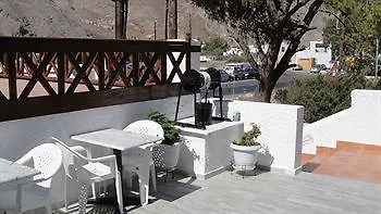 Santa Irini Hotel 2*