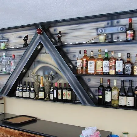 Santa Irini ホテル 2*