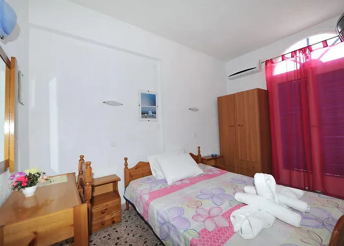 Santa Irini Perissa (Santorini)