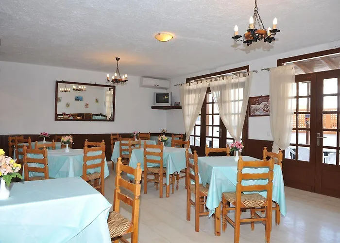 Santa Irini Hotel Perissa (Santorini)